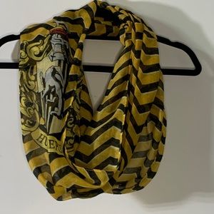 Hufflepuff Circle scarf